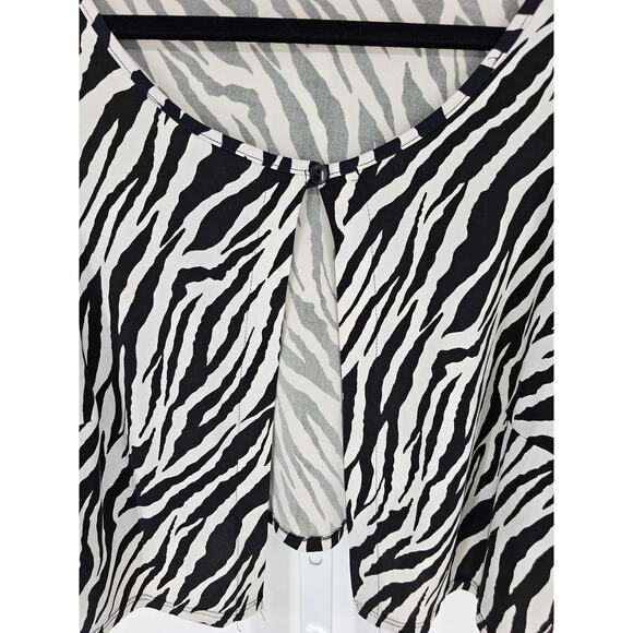 Intriguing Threads Womens Sz M Cropped 3/4 Sleeve Cardigan Zebra Print Cape - Picture 2 of 4